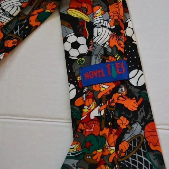 Host Pick!  Vtg Garfield Sports Tie - Picture 3 of 6